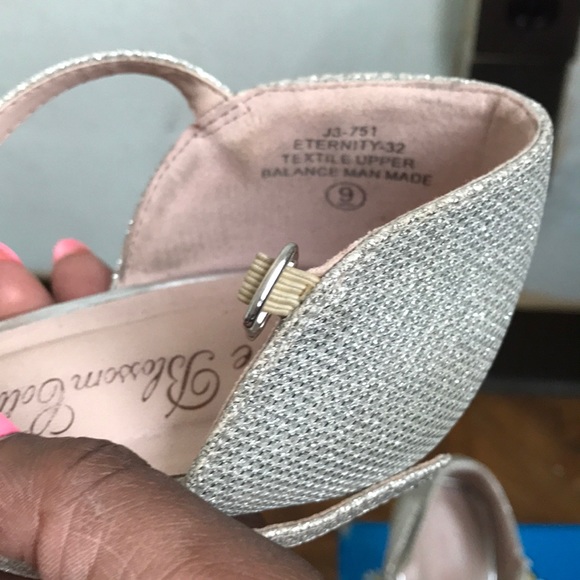 SILVER STUDDED OPEN TOE HEELS - Picture 5 of 5